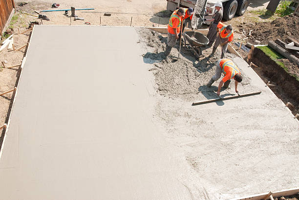 Best Commercial Concrete Services in Mackinaw, IL